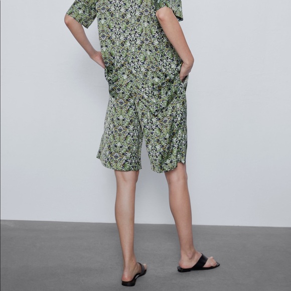 Zara FLORAL HIGH WAIST BERMUDAS Shorts w/Pockets - Picture 7 of 10